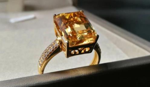 玻璃种翡翠挂件价格和图片欣赏十二星座的守护宝石，看看你的是哪个？  第7张