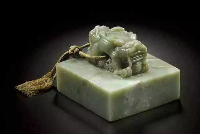 戴翡翠手镯有什么好处我国特有的玉石，你知道几个，那种最值钱？  第5张