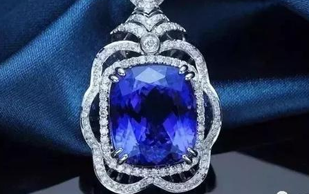 吊坠翡翠玉坦桑矿区宣布修建“长城”！绝矿之前，坦桑石还能涨价多少？  第5张