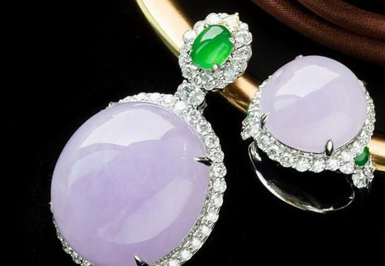 翡翠价格走势是否崩塌？2019翡翠市场行情  第2张