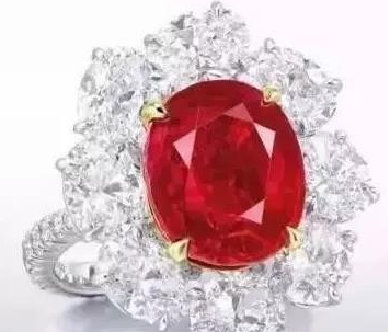 翡翠吊坠路路通在珠宝市场，红宝石价格是怎样的？  第1张