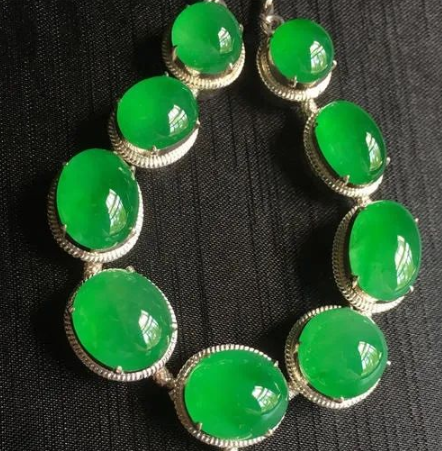 翡翠中的帝王，凭什么这么贵？  第3张