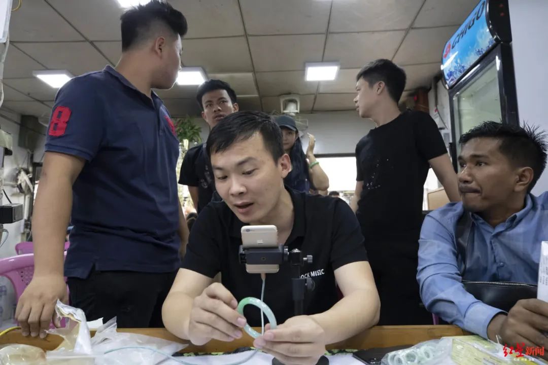 什么样的翡翠玉石好市场乱象——玉石直播  第2张