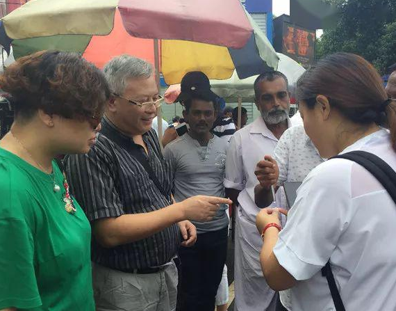 翡翠手串可以戴吗奇怪了！外国宝石交易市场这么多跑街的中介？  第5张