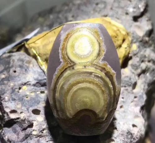 这些玛瑙越丑越值钱！  第1张