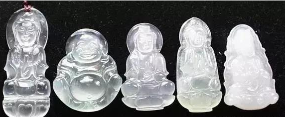 翡翠项链镶嵌图好翡翠到底该怎么挑，看看行家送给翡翠新人的建议  第2张