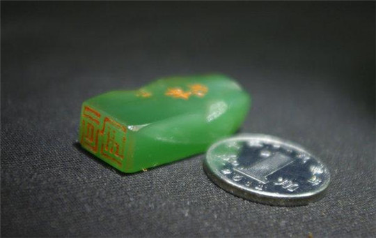 长得像翡翠的石头太多，可别买错了！  第3张