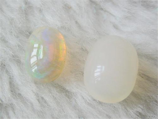 2017年缅甸翡翠欧泊石和蛋白石傻傻分不清？  第2张