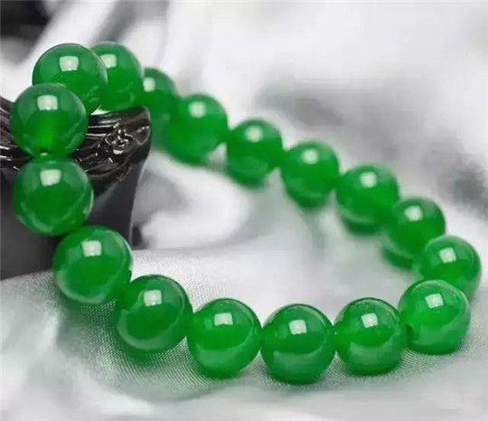 翡翠鉴定的多少钱这些绿色玉石常常被用来冒充翡翠，你见过吗？  第6张