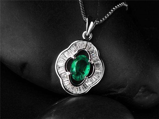 祖母绿指的是宝石还是翡翠？  第2张