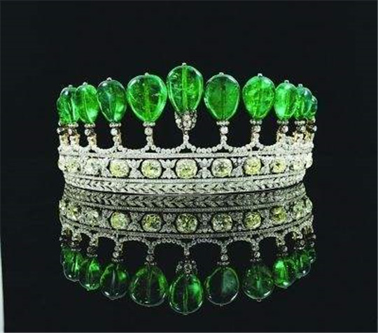 祖母绿指的是宝石还是翡翠？  第1张