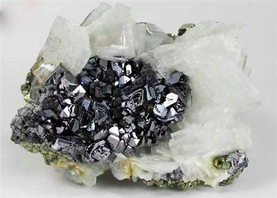 这9种有毒的玉石可不要轻易带回家！  第7张