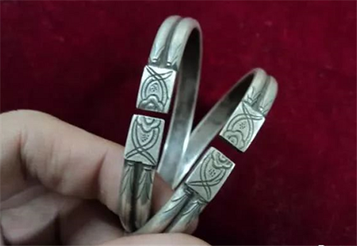 每天佩戴银手镯，究竟是好还是不好？  第1张