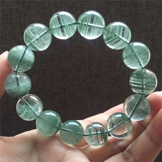 玉器和翡翠鉴别方法绿幽灵有哪几种？什么样的绿幽灵最好？  第7张