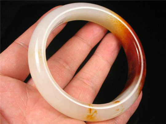 玉手镯的市场价格是多少？  第2张