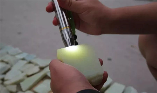 翡翠a货挂件多少钱曾经玉石圈的韩料，消失了？  第7张