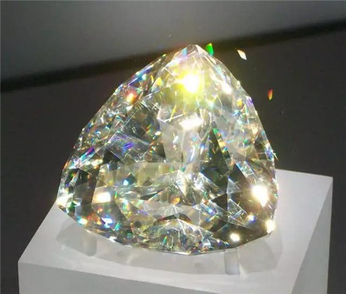 居然有比钻石还闪的宝石？  第6张