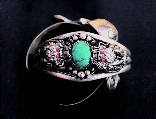 南亚男人崇尚的戒指时尚  第2张