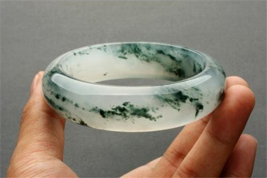 翡翠戒指大概价格多少水沫子和翡翠原来是“亲兄弟”？  第1张