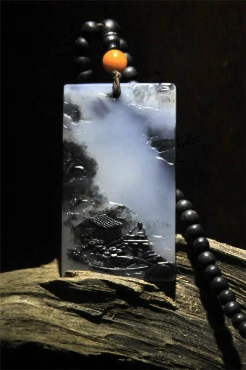 云意轩翡翠网站带皮的玉才是好玉，真的吗？  第1张