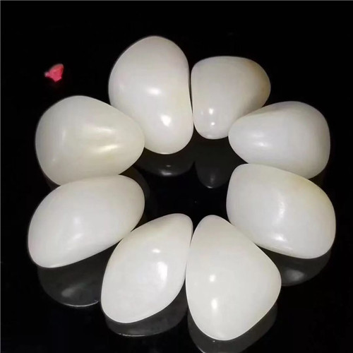 地摊上买玉真的不靠谱吗？  第1张