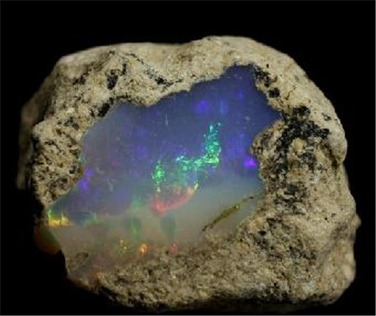 黑欧泊石的市场价格是？  第1张