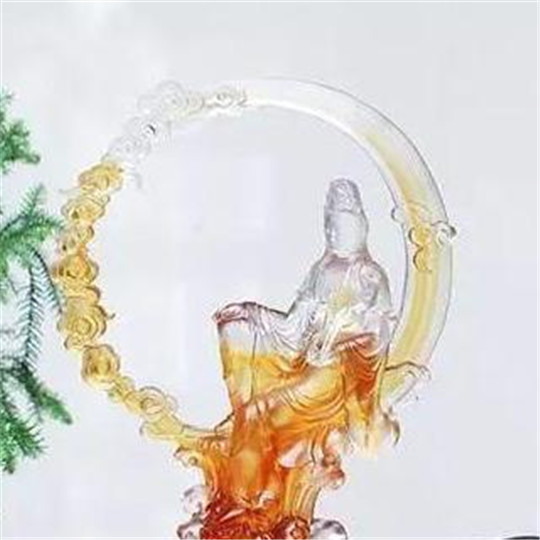 翡翠吊坠正阳绿琉璃还是翡翠？泰国供奉百年的“翡翠“观音，绿到让人睁不开眼  第3张