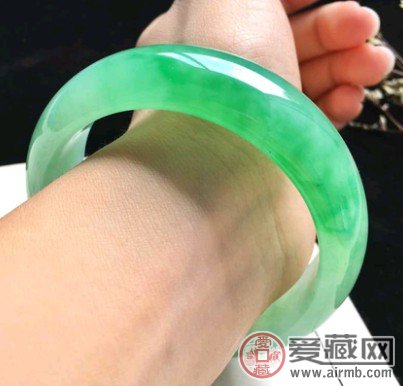 紫罗兰翡翠手串价格冰糯种翡翠圆条手镯加工简单吗 