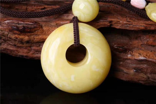 不可不知的几种辨别真假蜜蜡的方法！  第3张