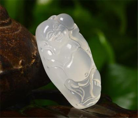 买翡翠手镯的故事和田玉和昆仑玉如何区分？  第3张