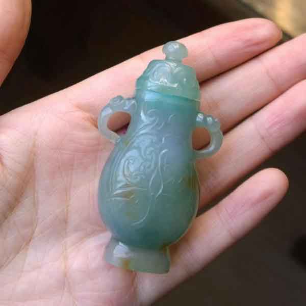 清朝老翡翠图片_价钱_识别方法，镯子，小挂件，扳指、珠串要多少钱   第4张