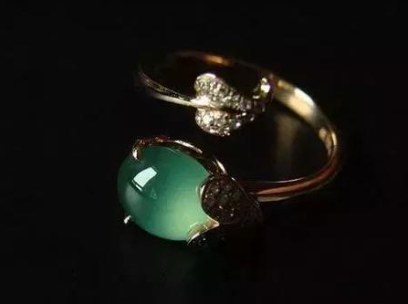 翡翠园价格它称为翡翠界的“蓝色妖姬”，据说未来10年可能比房子还要值钱  第8张