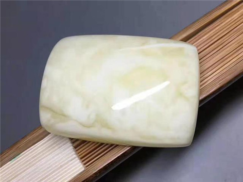 不可不知的几种辨别真假蜜蜡的方法！  第7张