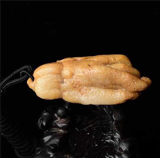 石化玉和翡翠玉的区别色彩丰富的金丝玉雕件，你见过吗？  第3张