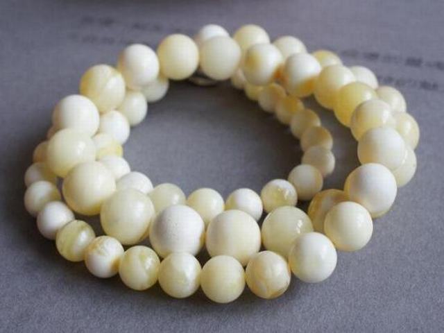 白蜜为何会越戴越黄？  第1张