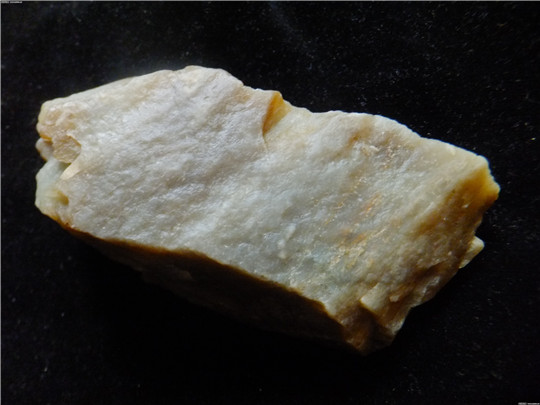 和田玉山料原石价格会更便宜？了解后再下结论  第4张