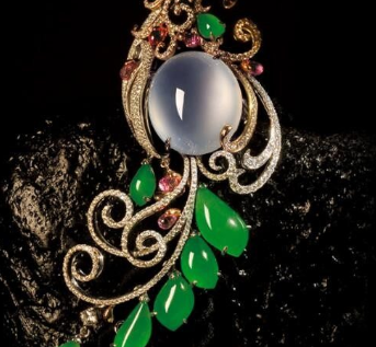 云南翡翠王朝文化传播有限公司翡翠和玉的差别在哪里呢 哪个更好 