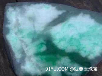 高档翡翠手镯价格图片大全什么叫翡翠的雾？千万别“一头雾水” 