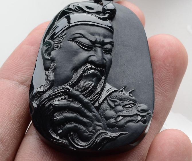 翡翠关公的适合什么人佩戴？不同的人有不同的寓意哦   第3张