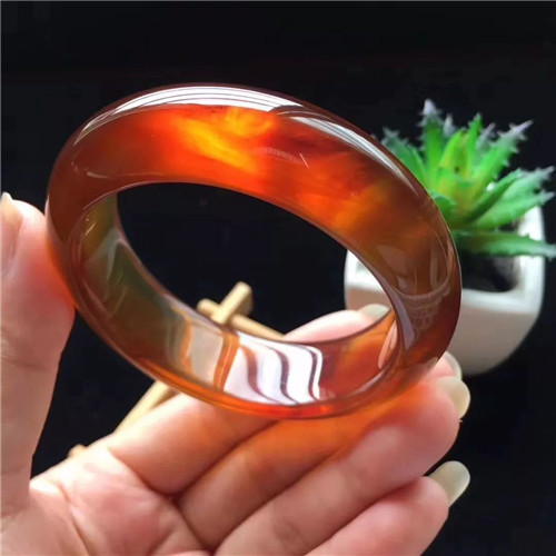 “药用琥珀”和“宝石琥珀”有什么区别？  第3张