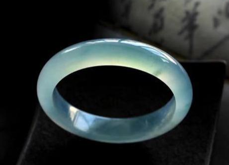 翡翠价格涨得再飞，买了有这些情况的也就和你无关  第6张