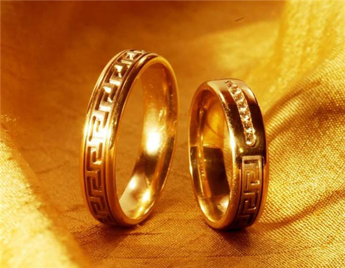 翡翠价格排行榜玫瑰金戒指和黄金戒指有什么差别？  第1张