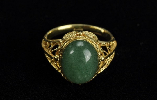 佩戴绿色东陵石戒指原来有这么多好处！  第2张