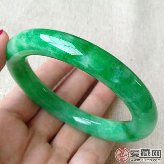 翡翠真假怎么鉴定?翡翠真假判断技巧 