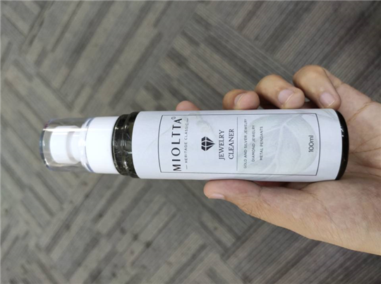 戴了几年的珠宝色泽暗淡无光，戴上去一点都不时尚，真想拿去洗洗！  第8张