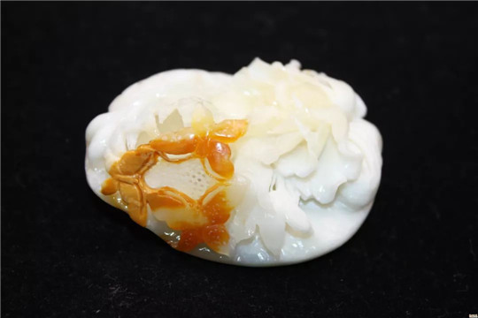 这几种最牛的玉石，哪天天上掉馅饼捡到一块，可千万别当普通石头扔了  第6张