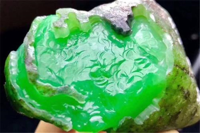 翡翠貔貅挂件自然开光翡翠的雾预兆着哪些你清楚吗？给你讲下在其中详细信息！(文图)   第3张