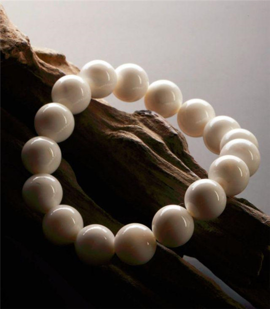 翡翠手镯排名砗磲市场冷淡，主要原因就出在这些地方  第2张