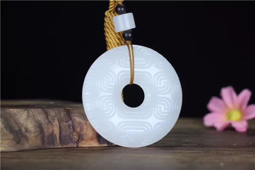 翡翠原石的色花的意思你觉得下一个要火爆的玉是那种？  第5张