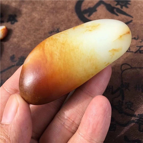 大熊翡翠手镯价位爱“捡漏”的朋友，遇见这种“和田玉”可要注意啦！！  第5张